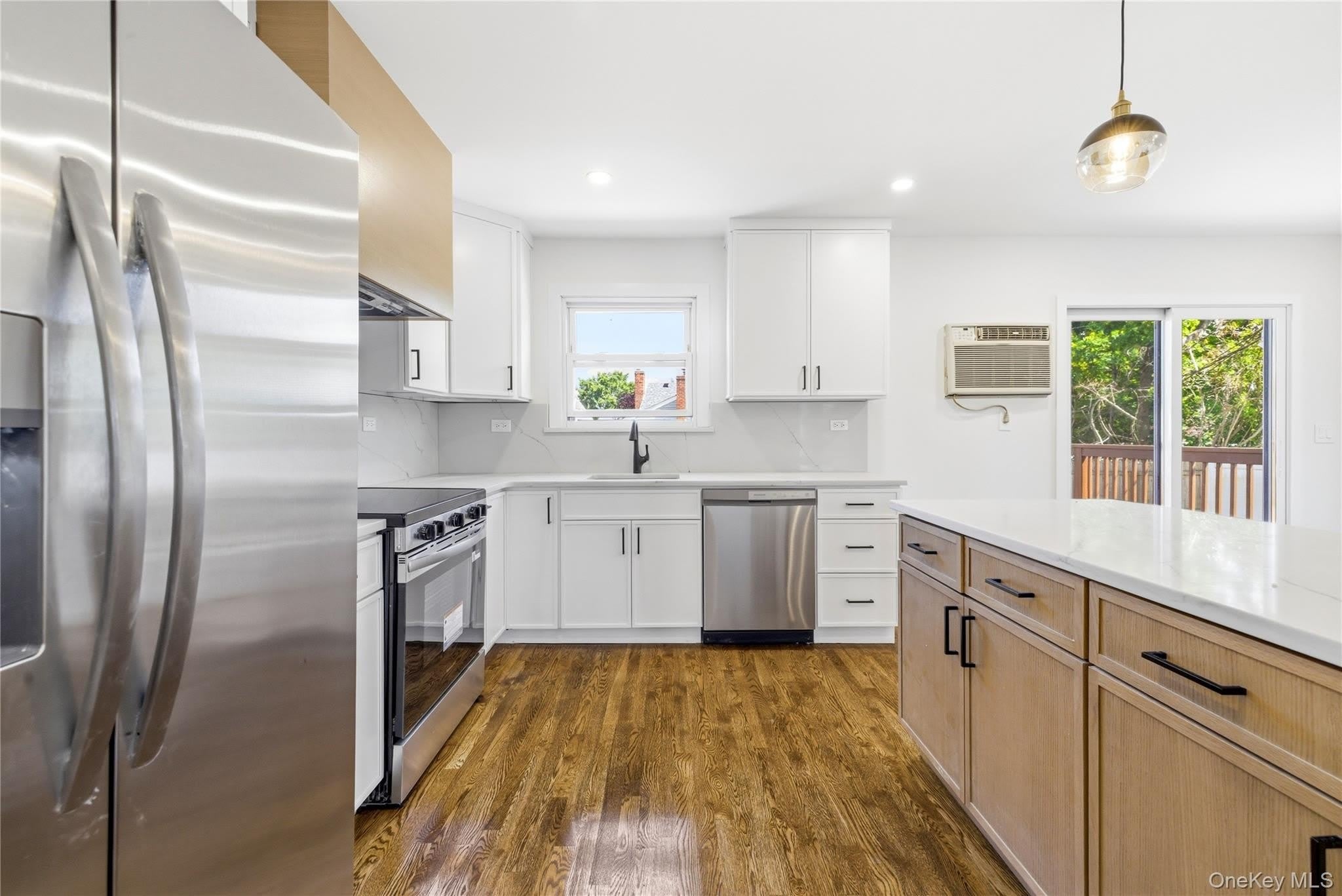 561 Woodbury Road – photo 5