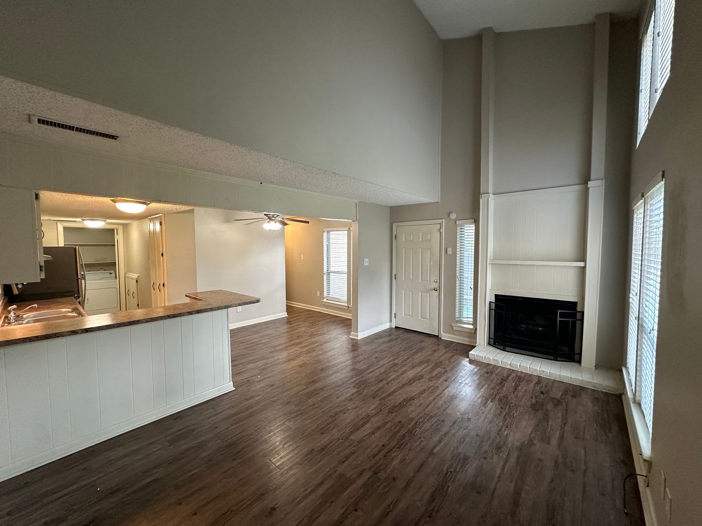 3BD/2BA Townhouse located on the Germantown/Memphis Line! – photo 3