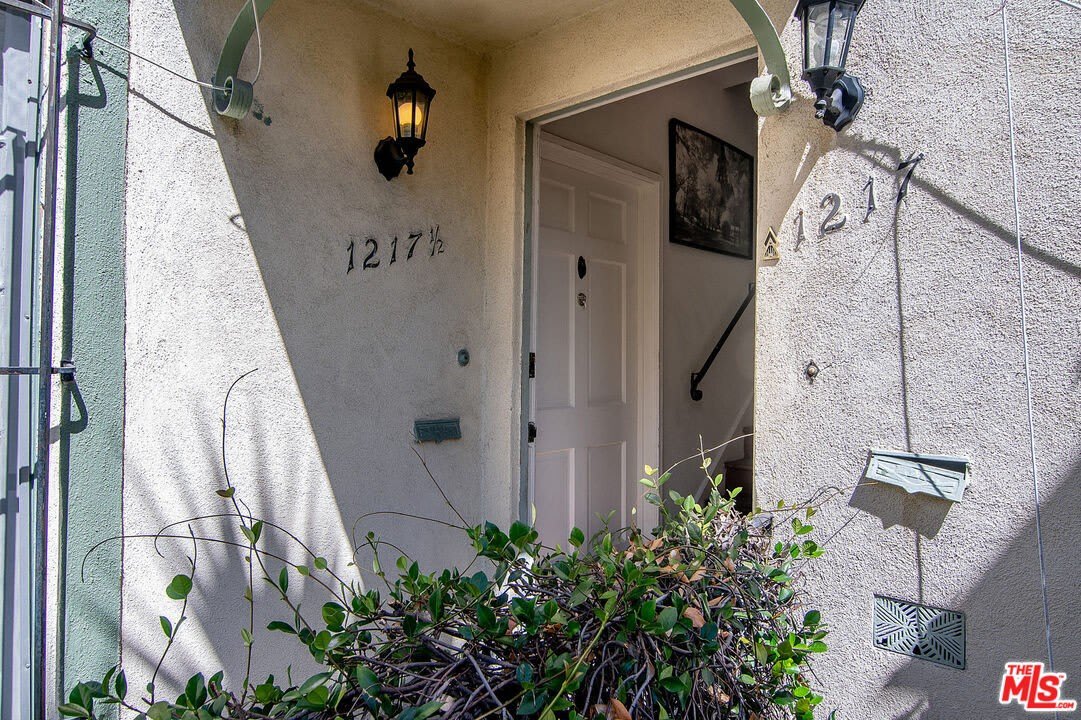 1217 1/2 S Alfred St – photo 2