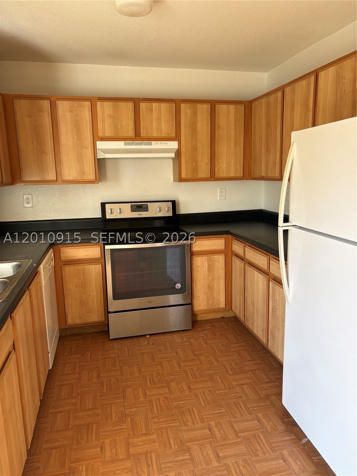 2086 Ne 167Th St – photo 3