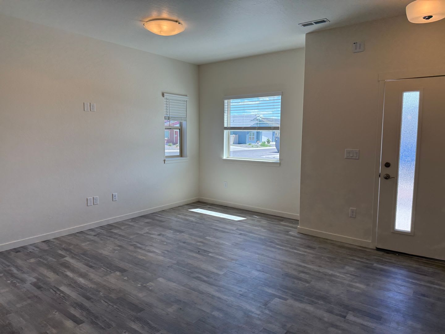 Available Now. New 3 bed, 2 bath home – photo 3