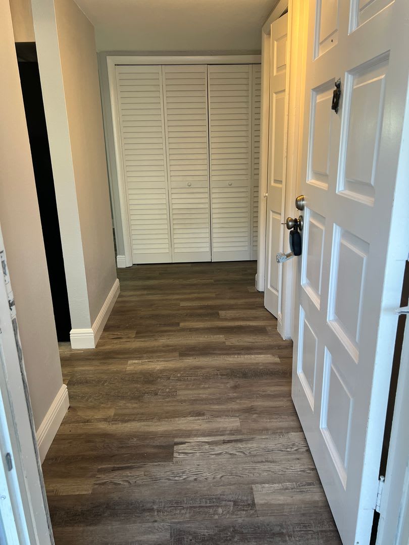 Convenience in Largo/Clearwater 2/1 Triplex Apt – photo 2