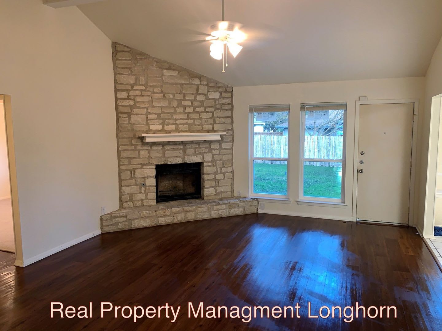 Beautifully Renovated 4/2 One story Georgetown Property. – photo 3