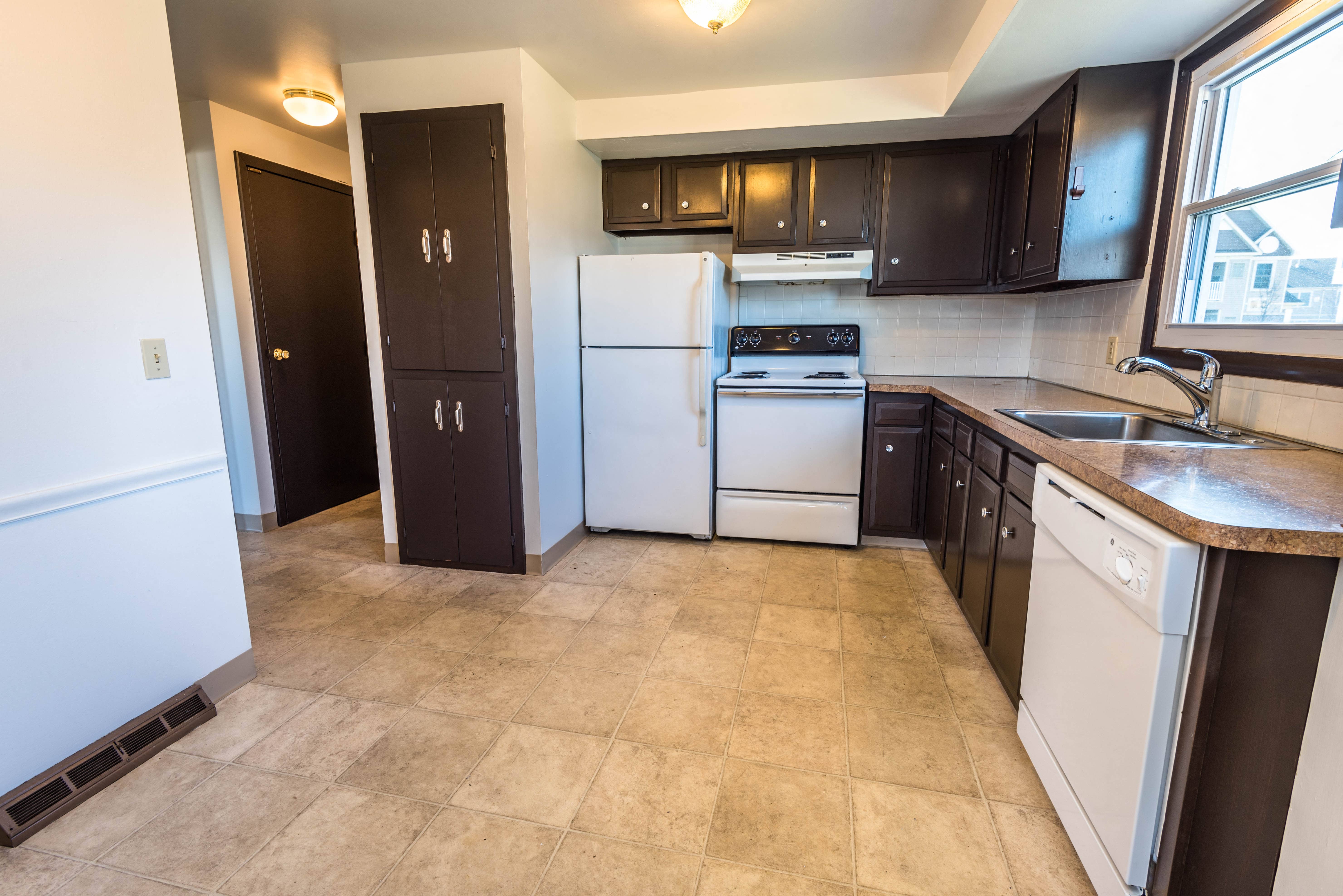 227 229 Kaymar Drive – photo 2