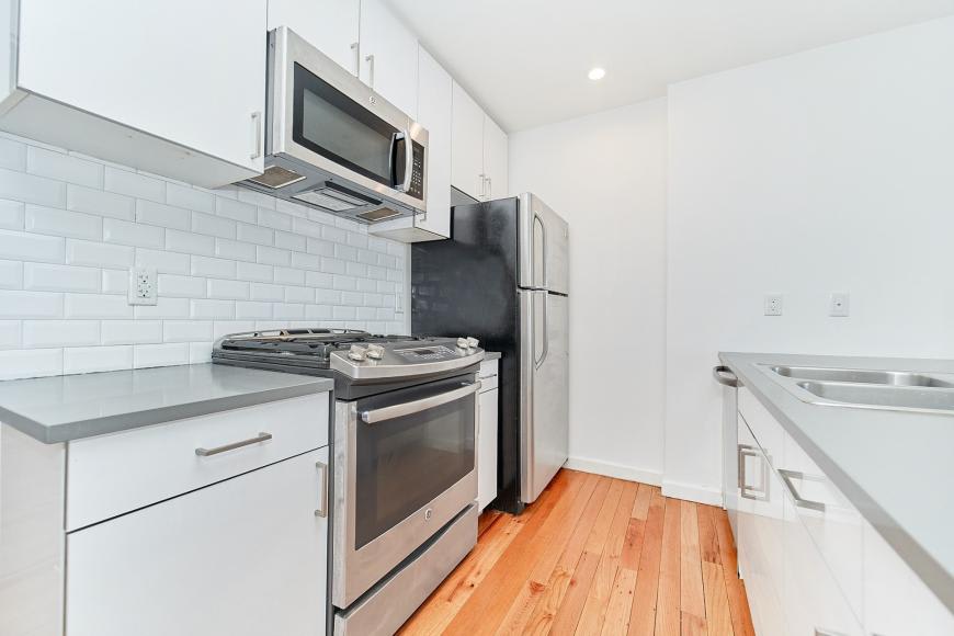 2211 Third Avenue – photo 5