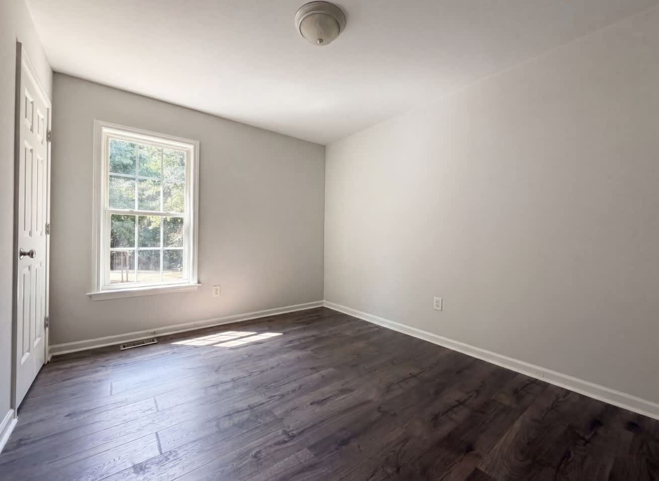 576 Sunray Dr – photo 4