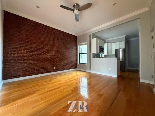 319 Lincoln Place – photo 1