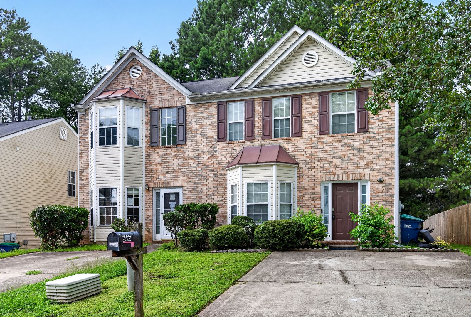 Spacious 3 Bed / 2 Bath Townhouse in Atlanta – $1,995/mo (Trash & Landscaping Included!) – photo 2