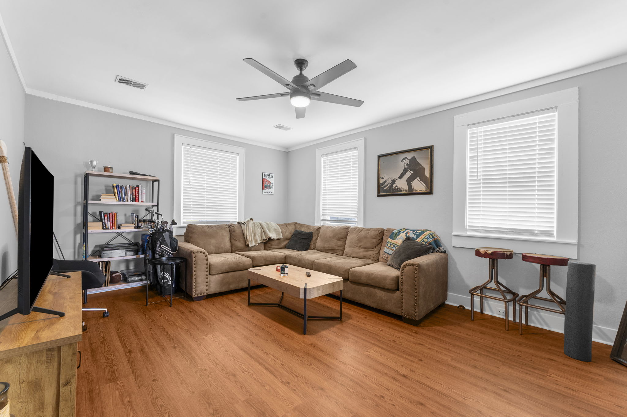 2230 Sunnyside Avenue – photo 5