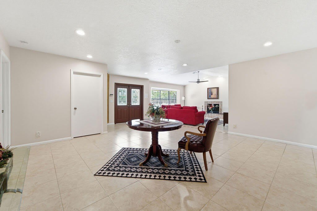 5562 Reynolds Road – photo 3