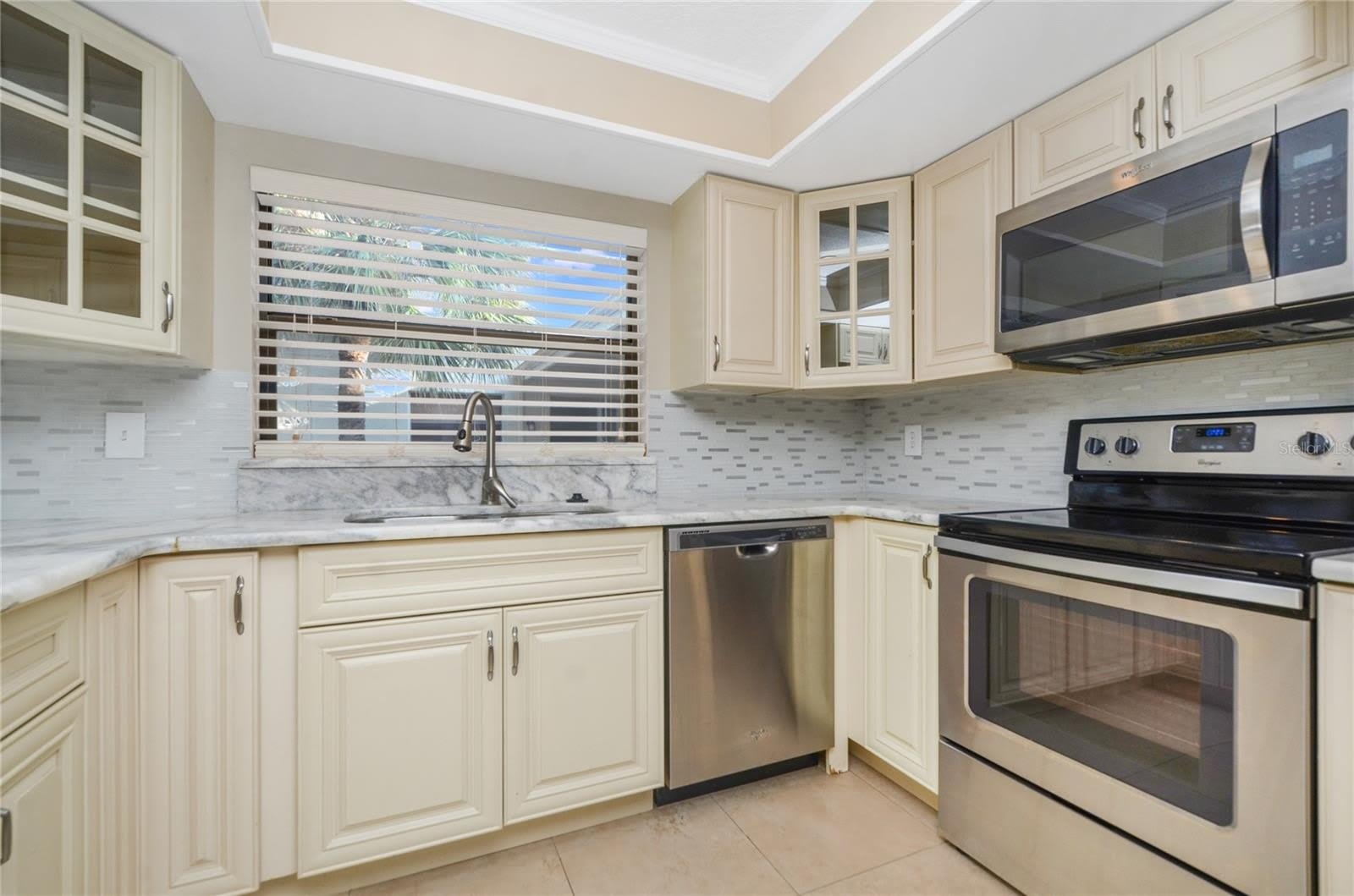 439 S NETHERWOOD Crescent – photo 5