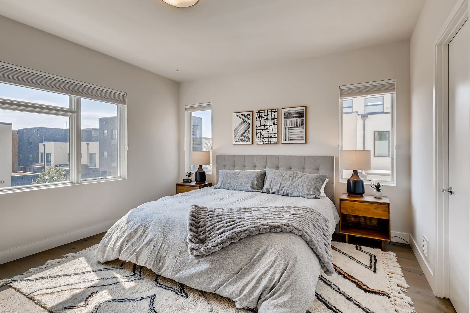 Contemporary Townhome with Rooftop Deck-Flatiron Views – photo 3