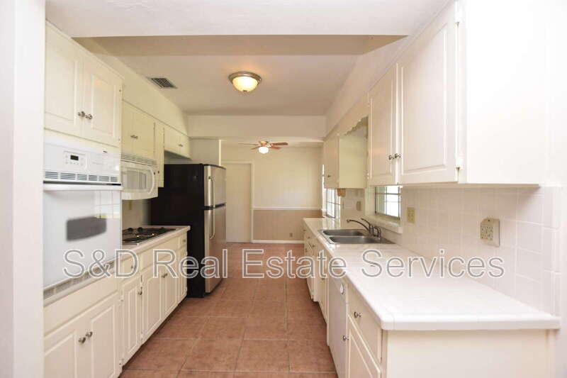 204 Chaucer Lane – photo 3