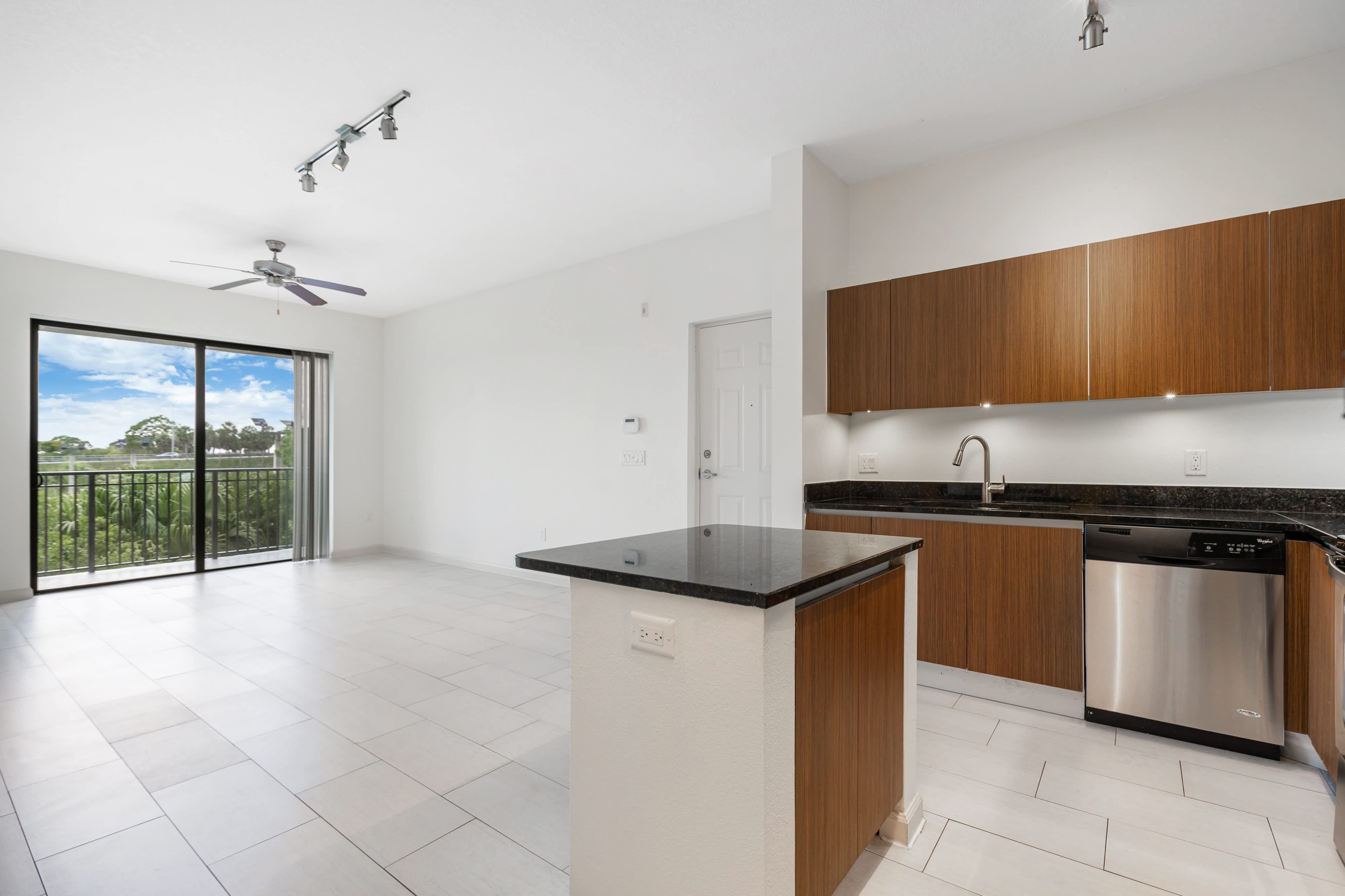 Doral View – photo 3