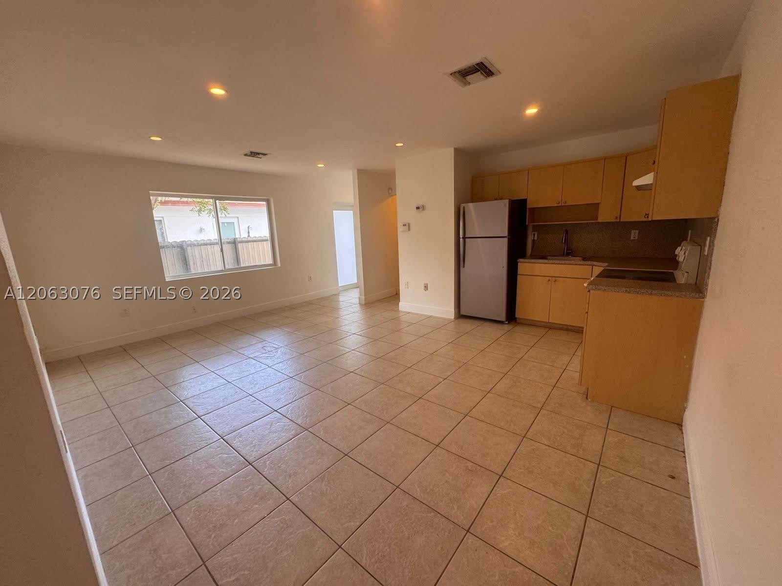 3342 Nw 9Th Ave – photo 3