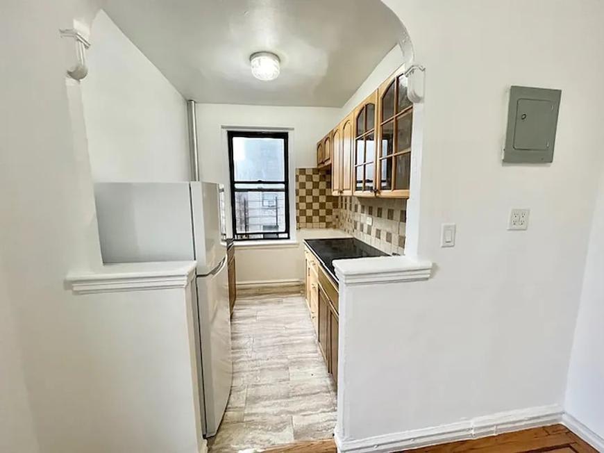 1068 Ward Avenue – photo 4