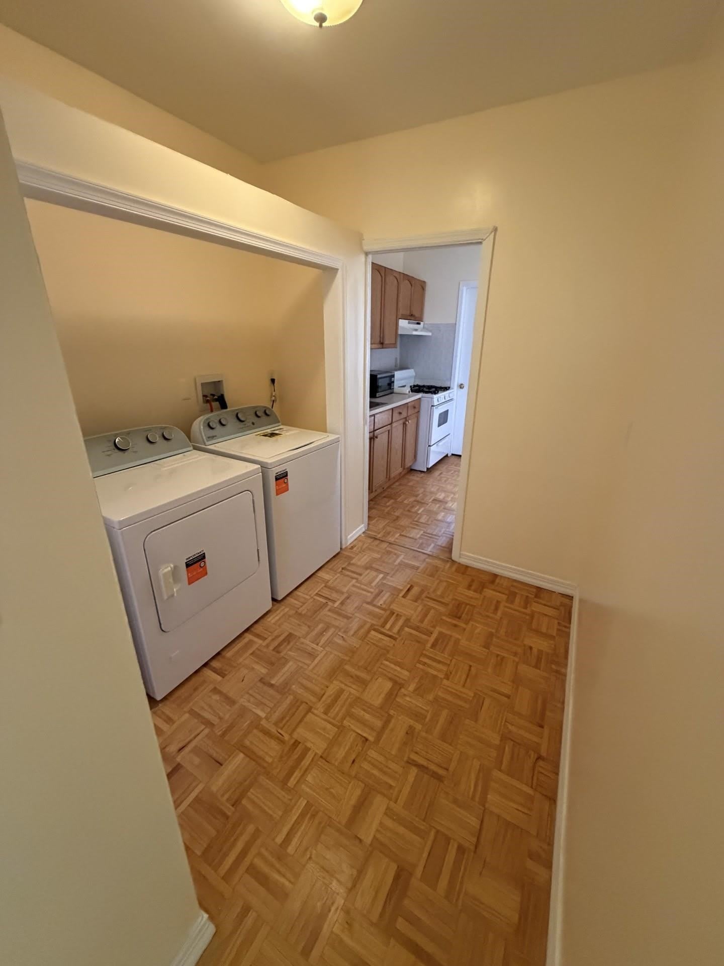 348 Grove St – photo 5
