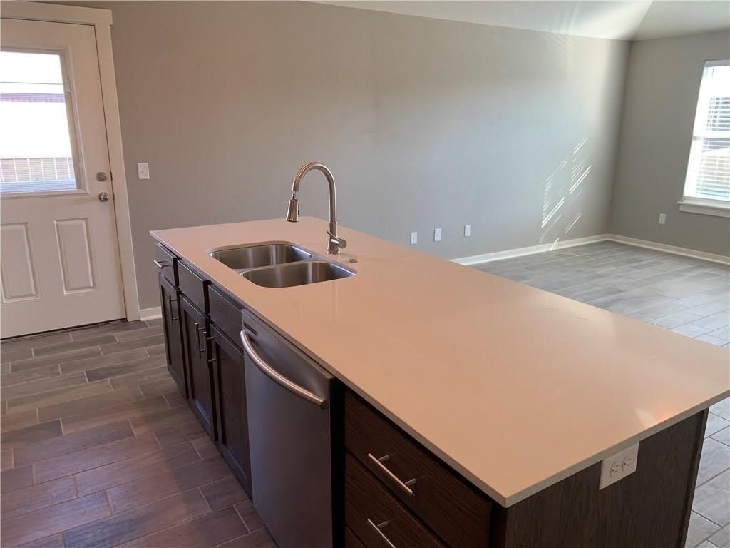 404 W Weymouth Court – photo 3
