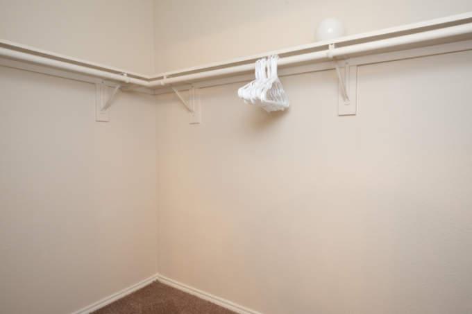 400 E Cypress Creek Rd, #215 – photo 2