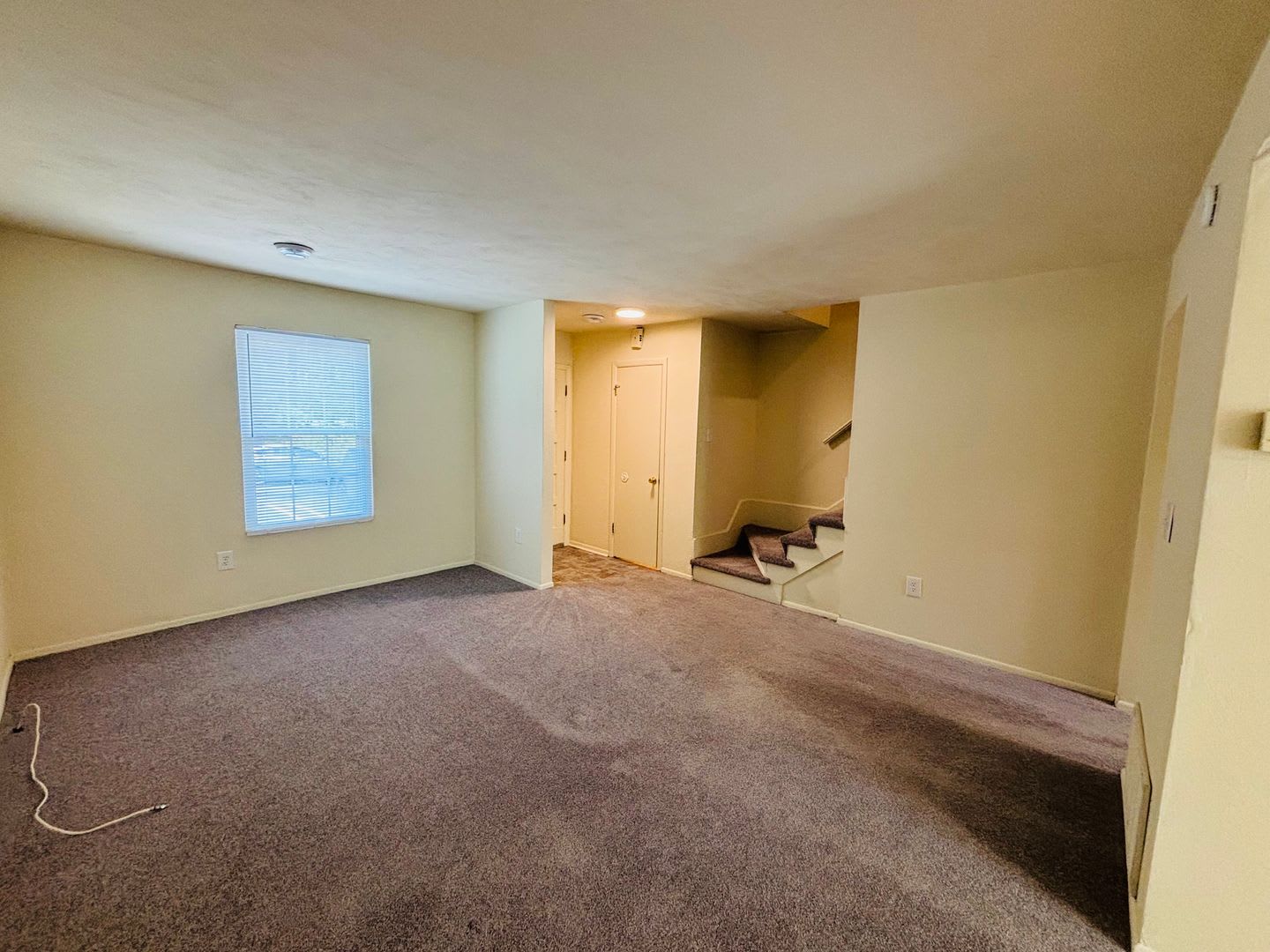 2 Bedroom, 1.5 Bath Townhouse – photo 5