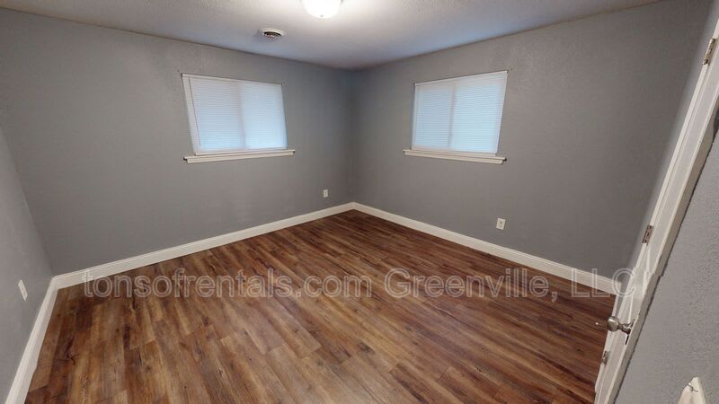 88 West Park Drive H – photo 5