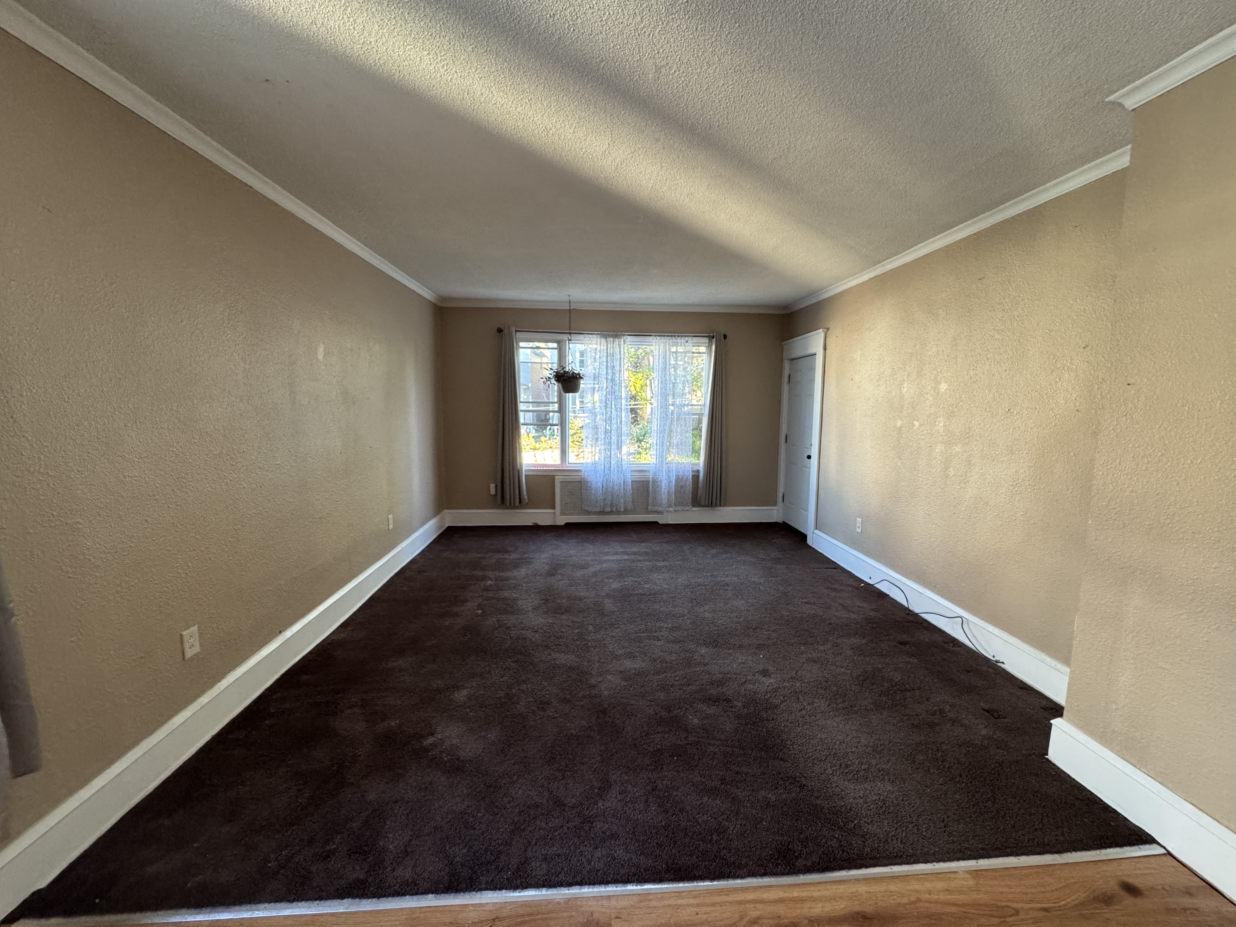 1041 North Webster Avenue – photo 2