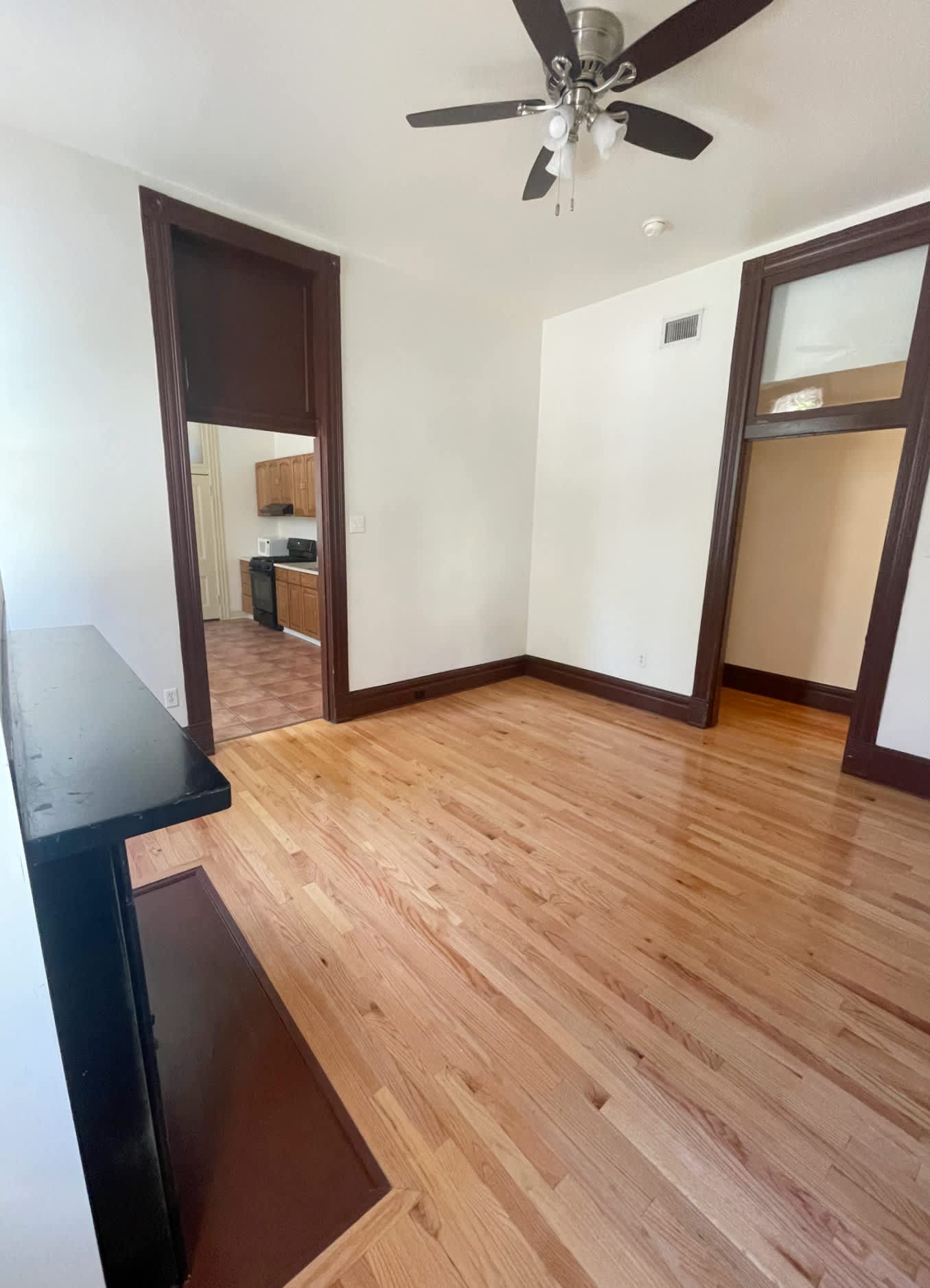 1607 Sarah Street 1 – photo 5