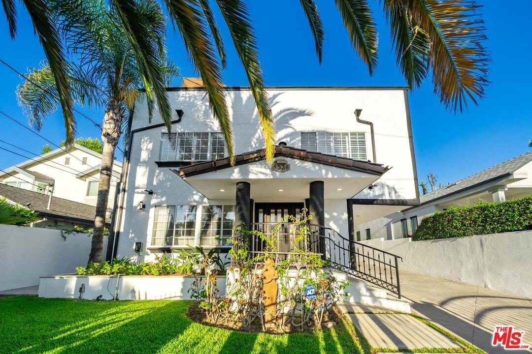 5526 Sylvia Ave – photo 4