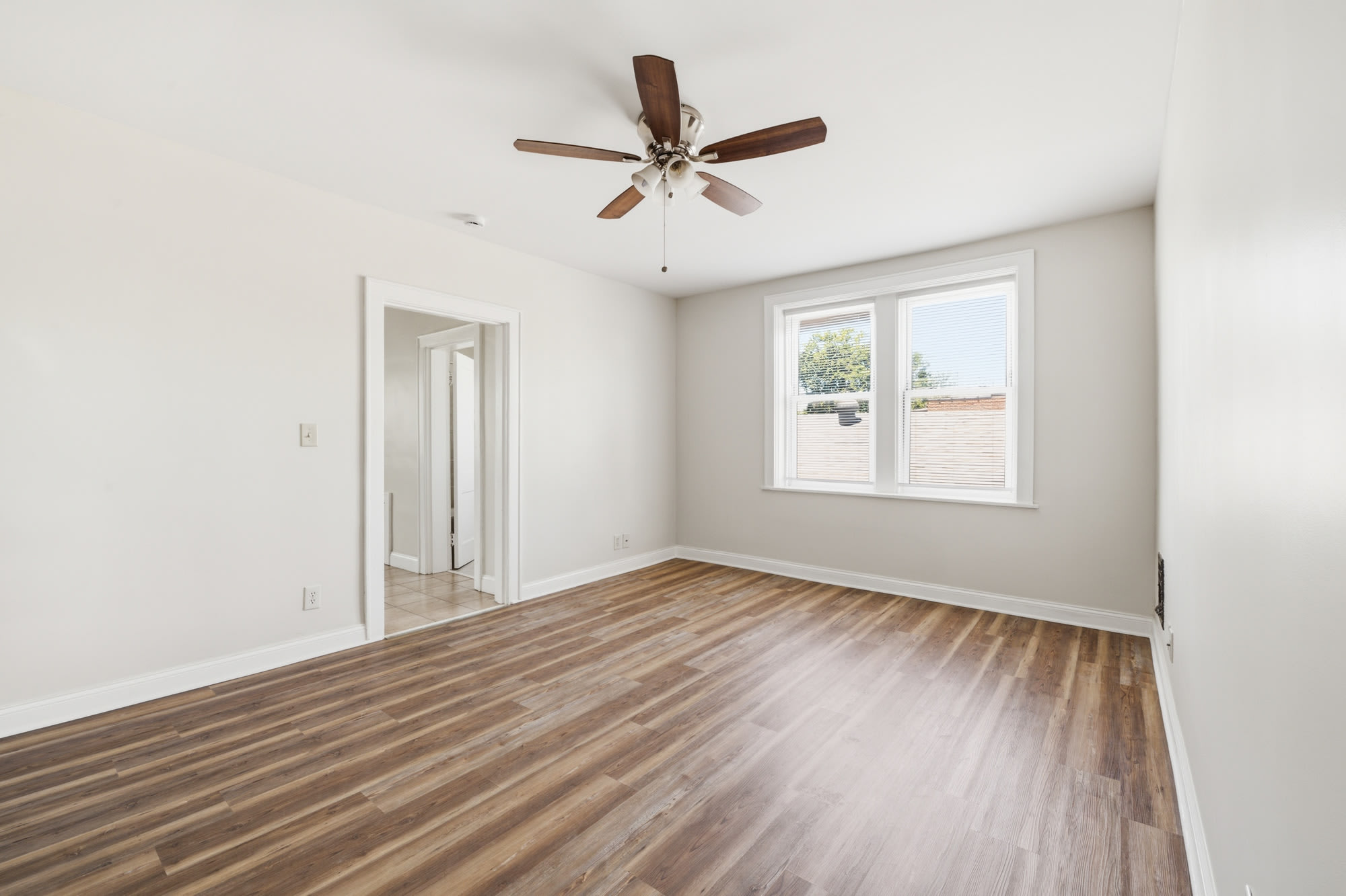 4916 Robert Avenue – photo 2