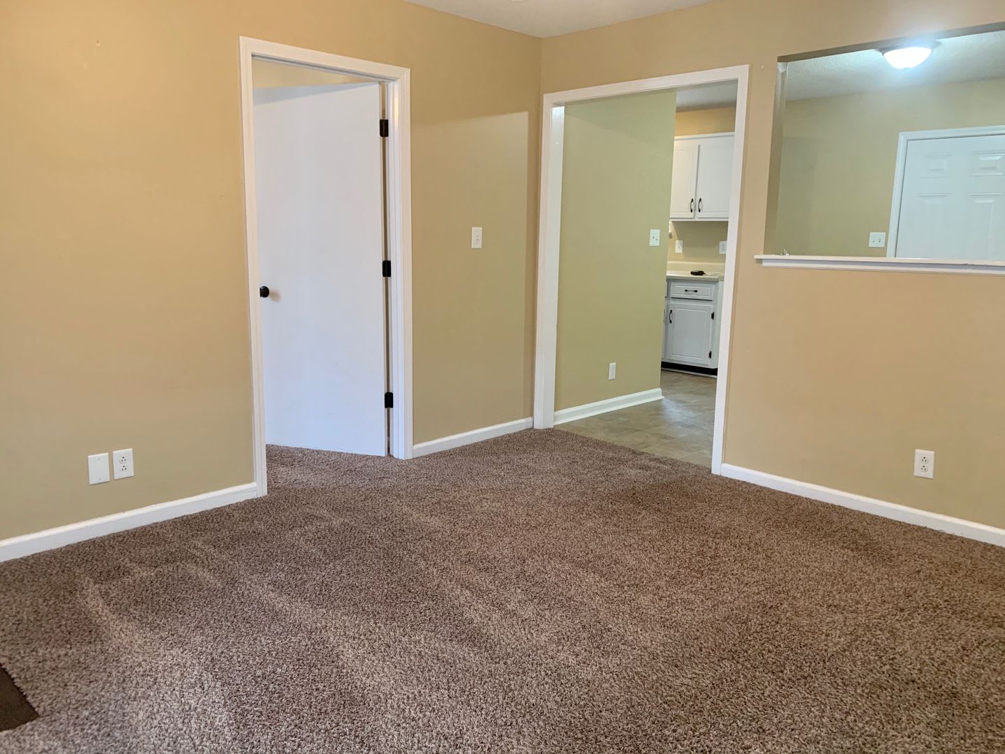 Conveniently Located! Cute home with 3 bedrooms and 2 baths. – photo 4