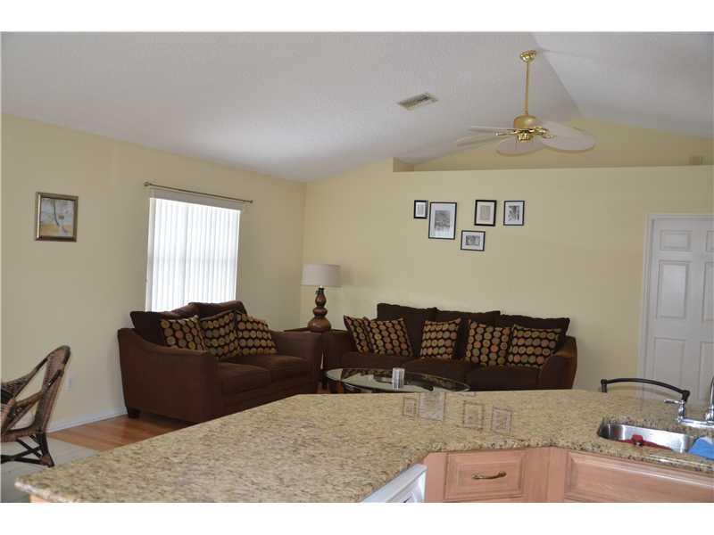 Off-Season Rental 3BR 2BA with pool in Sebastian – photo 5
