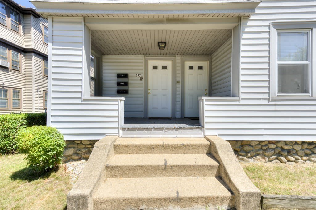 377 Chandler St – photo 4