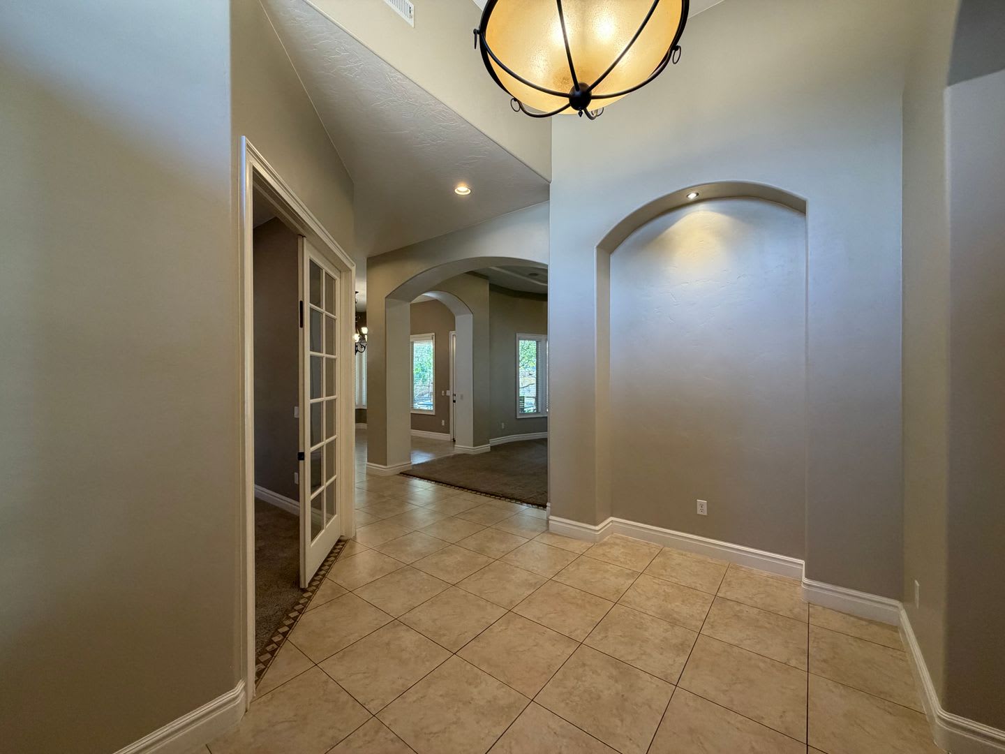 SPACIOUS HOME FOR RENT! – photo 2