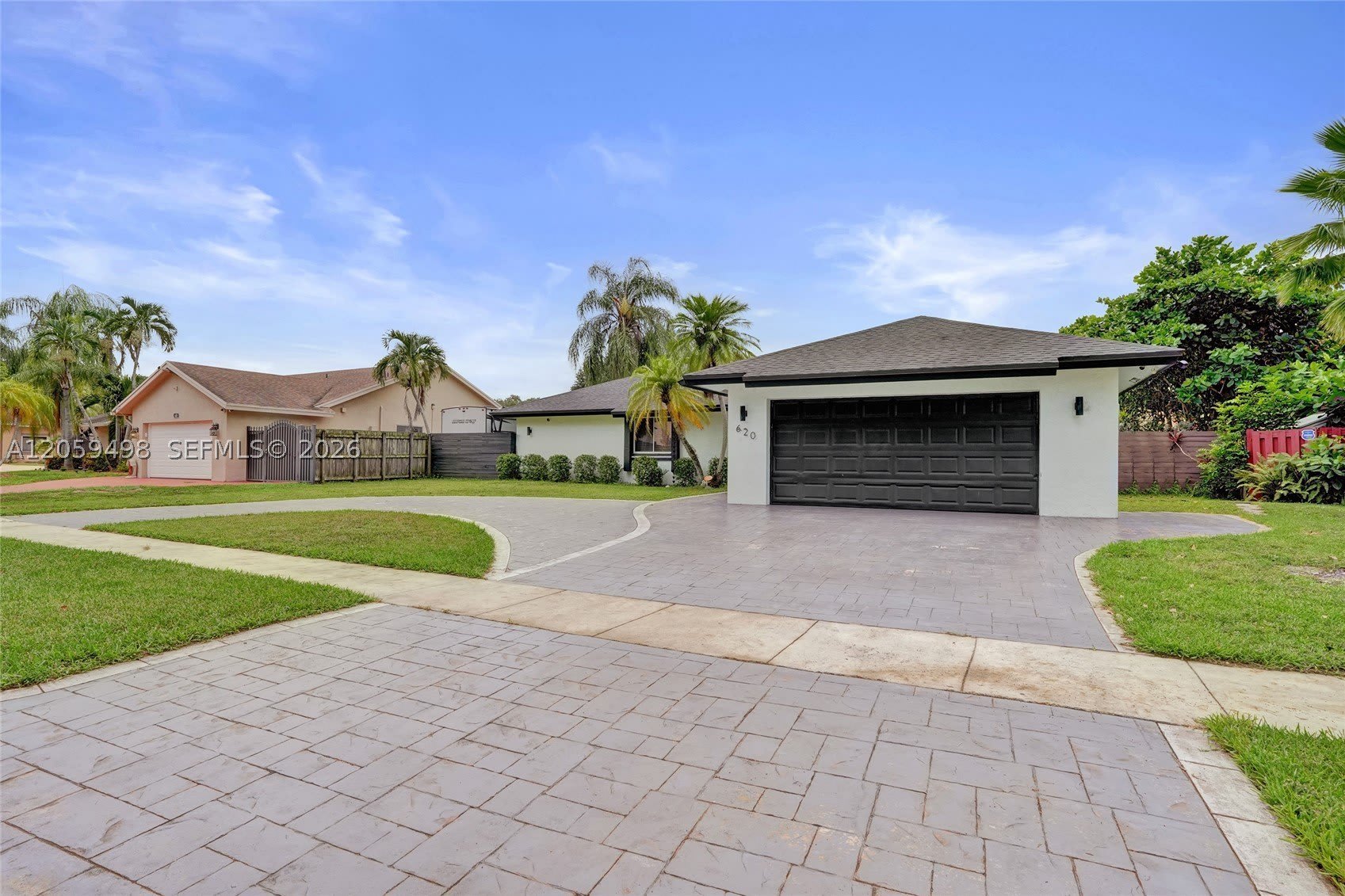 620 SW 100th Ave – photo 2