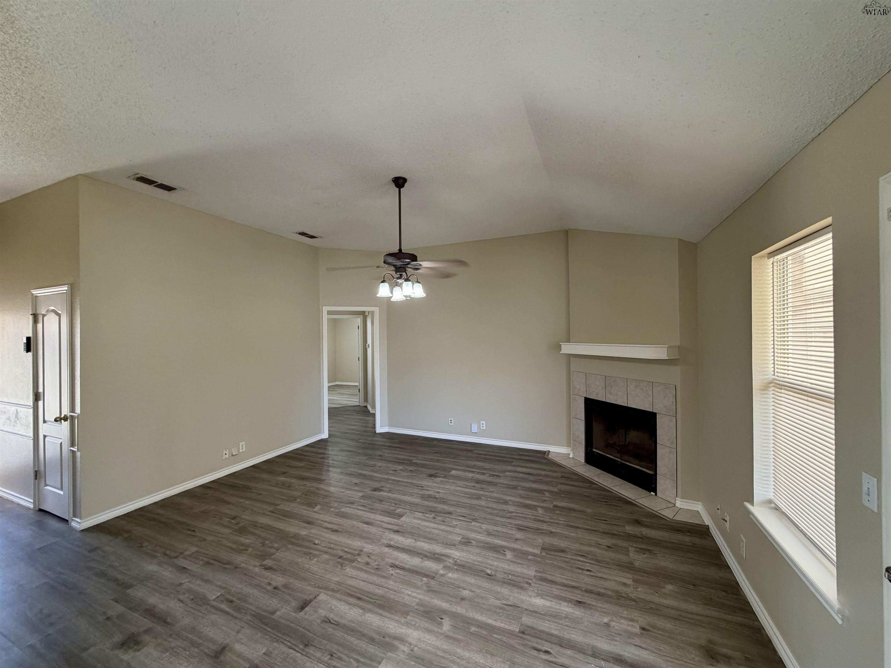 408 HORSESHOE LANE – photo 3