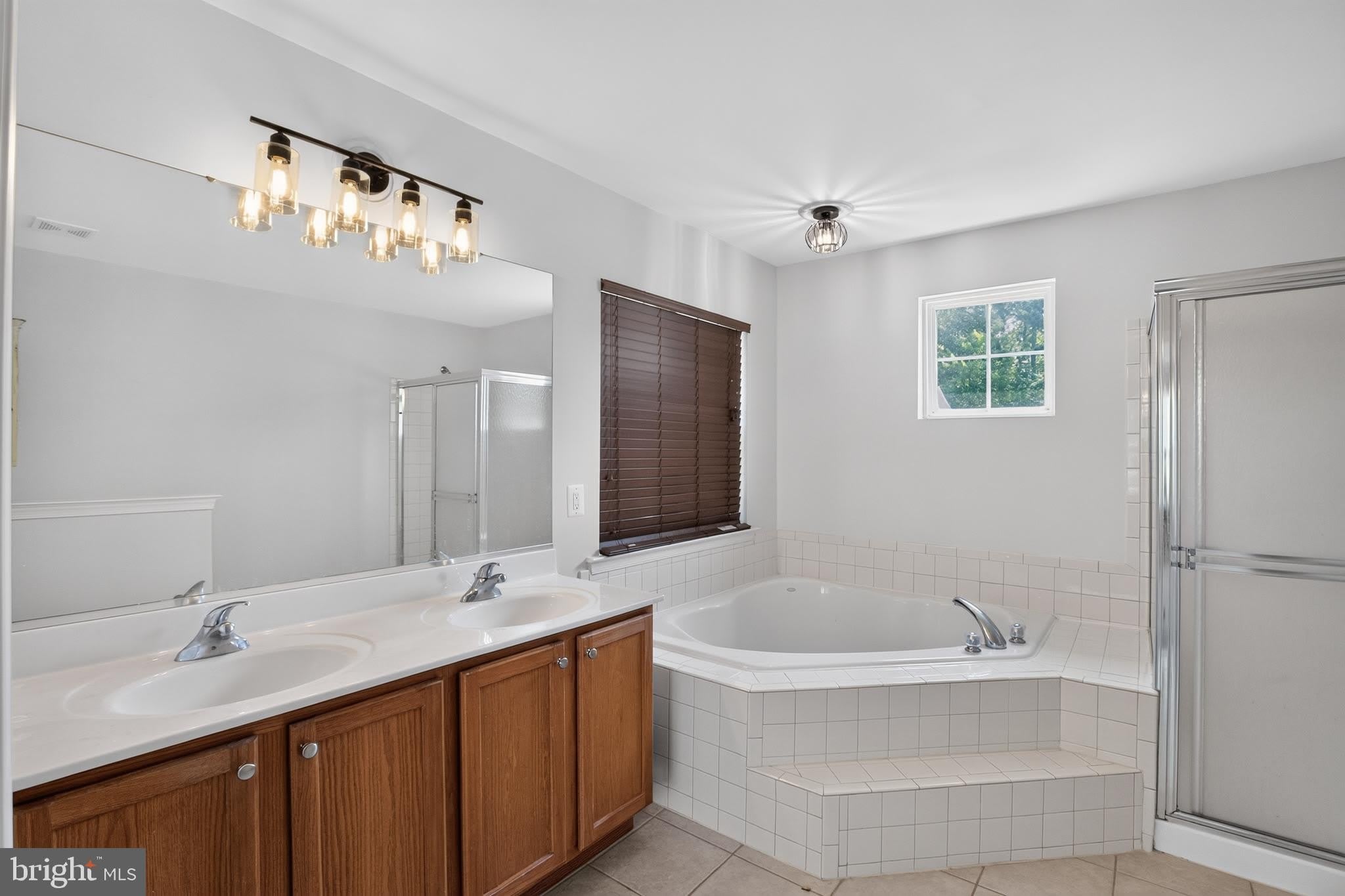 48262 EASTON Court – photo 4