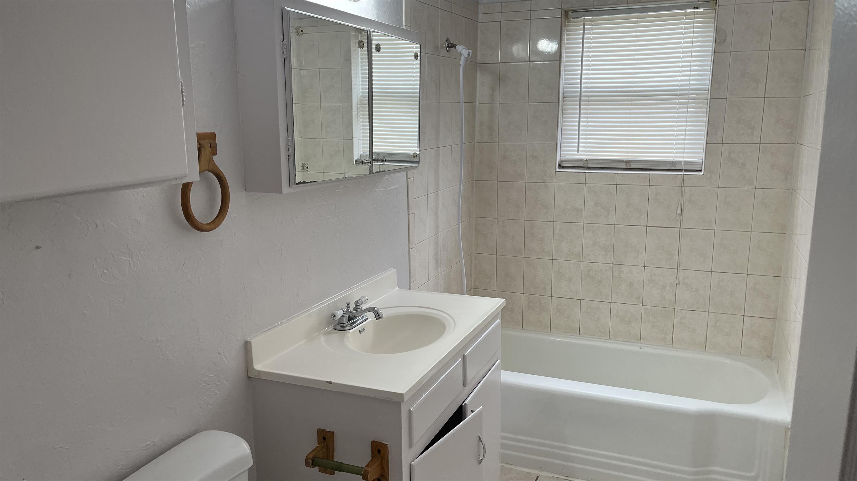 2325 McCracken Dr – photo 5