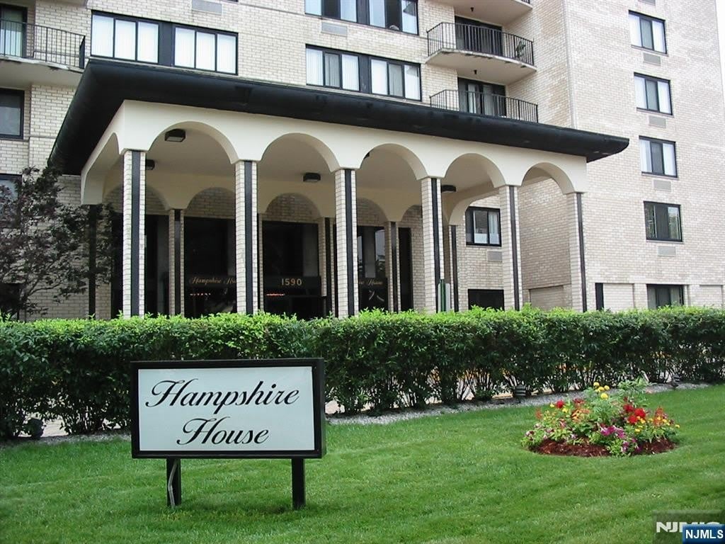 1590 Anderson – photo 2