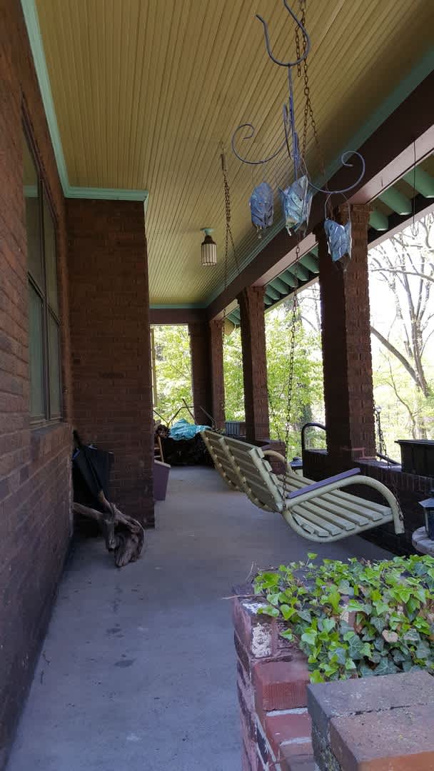 Highly Sought After OSU 6 Bedroom House Iuka Ravine with 2 new bathrooms and free off-street parking – photo 2
