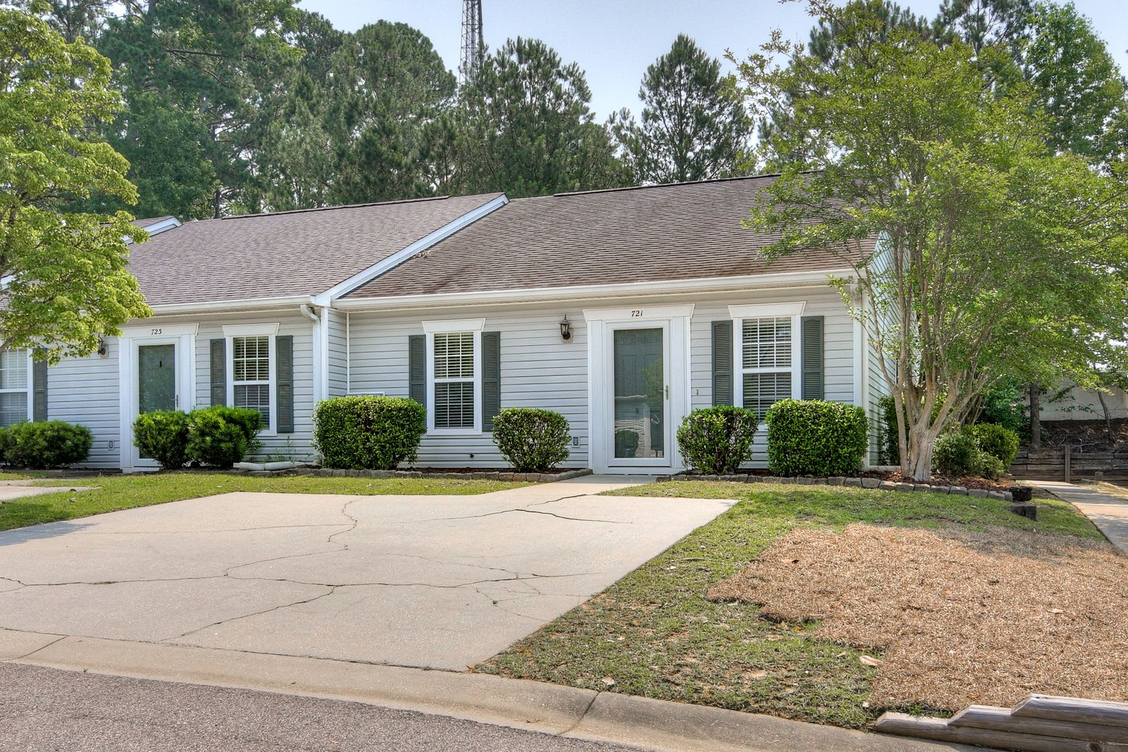 End Unit Townhome Evans – photo 2