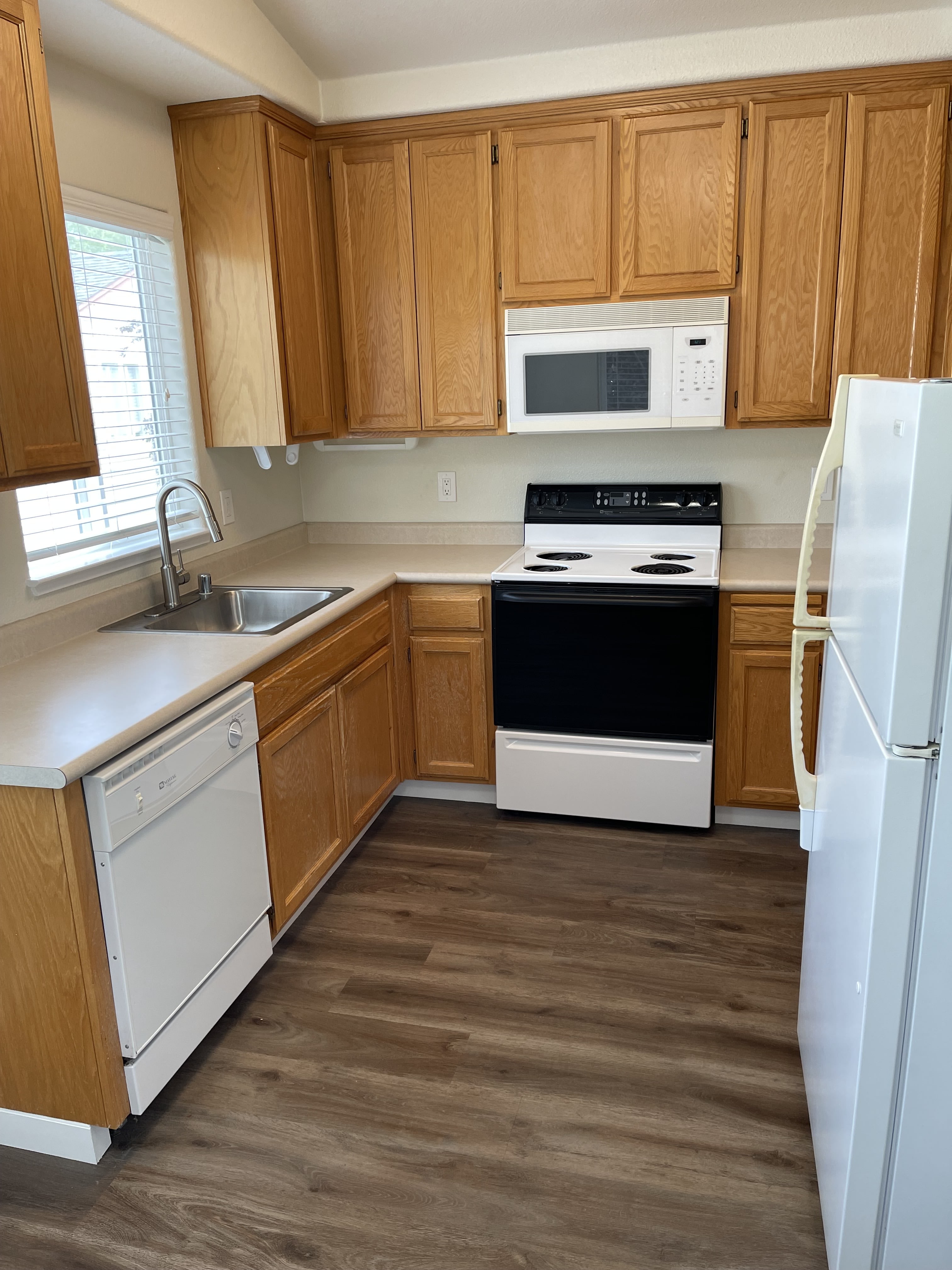 1040 Prospect Avenue – photo 3