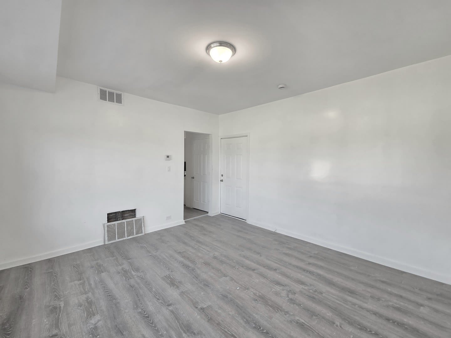 1943 W 63rd Street – photo 4