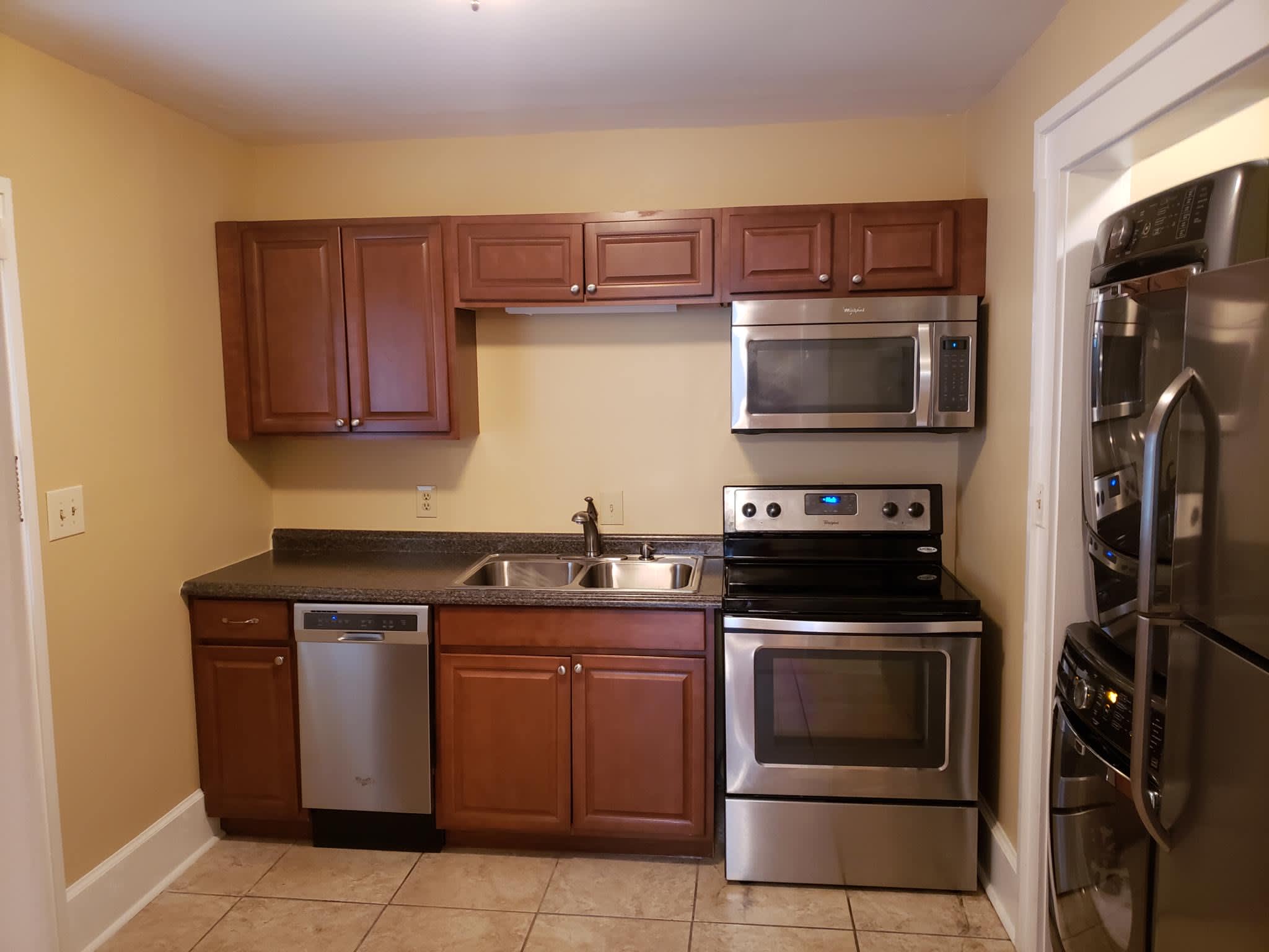105 S Mc Lemore Ave – photo 2