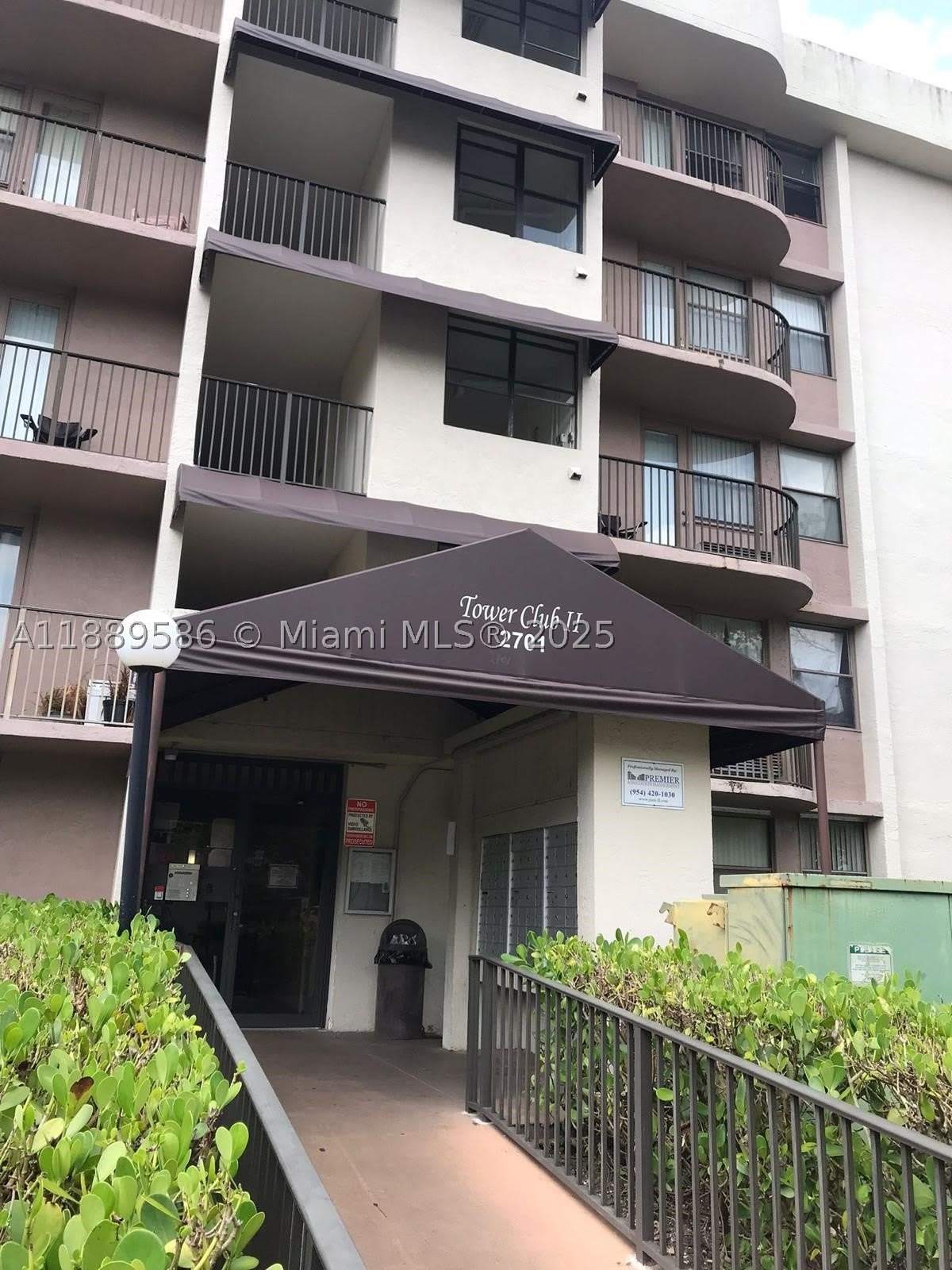 2701 Riverside Dr – photo 1