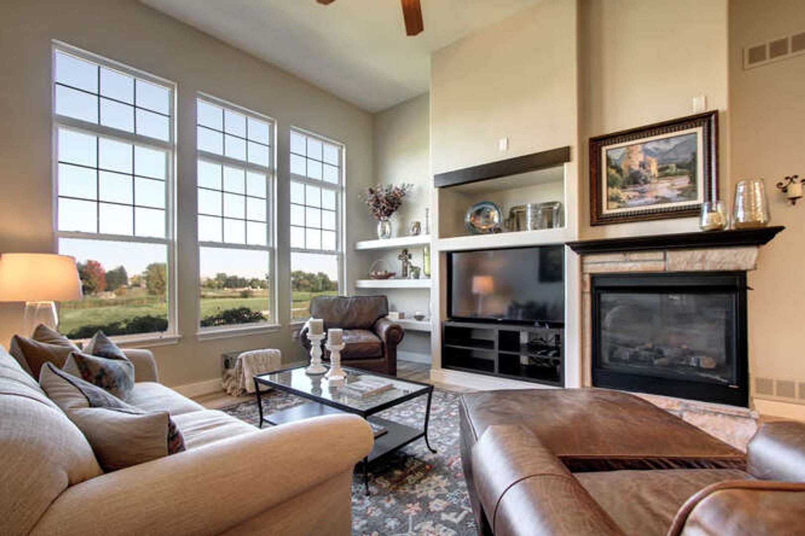 Spacious 3 BDR Townhome on Golf Course – photo 2