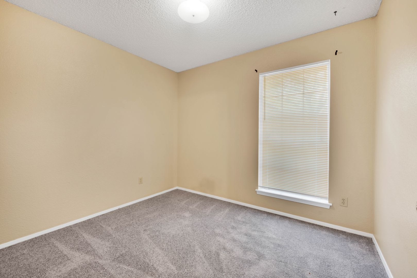 3 bedroom 2 bath in the well sought subdivision of Great Northwest! – photo 5