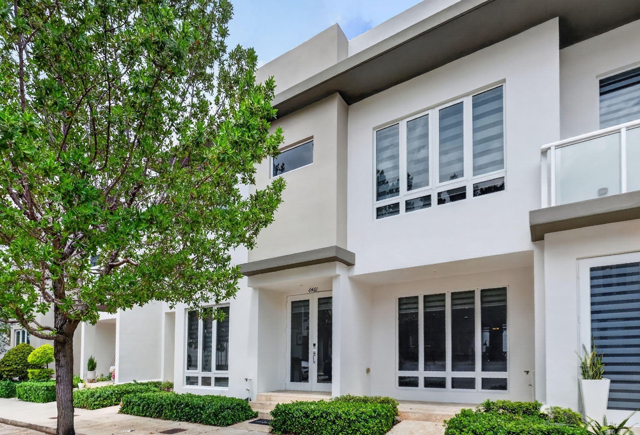 6461 NW 103rd Passage – photo 1