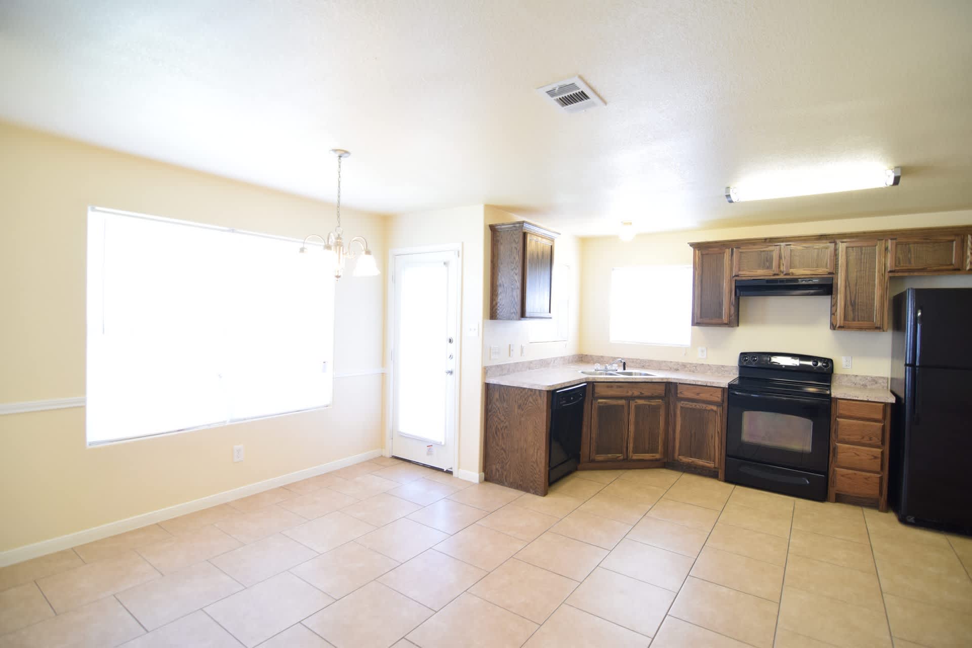 3401 Regency Dr – photo 4