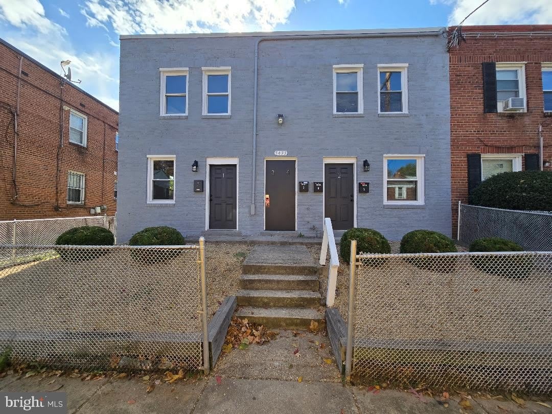 5433 C Street SE – photo 1