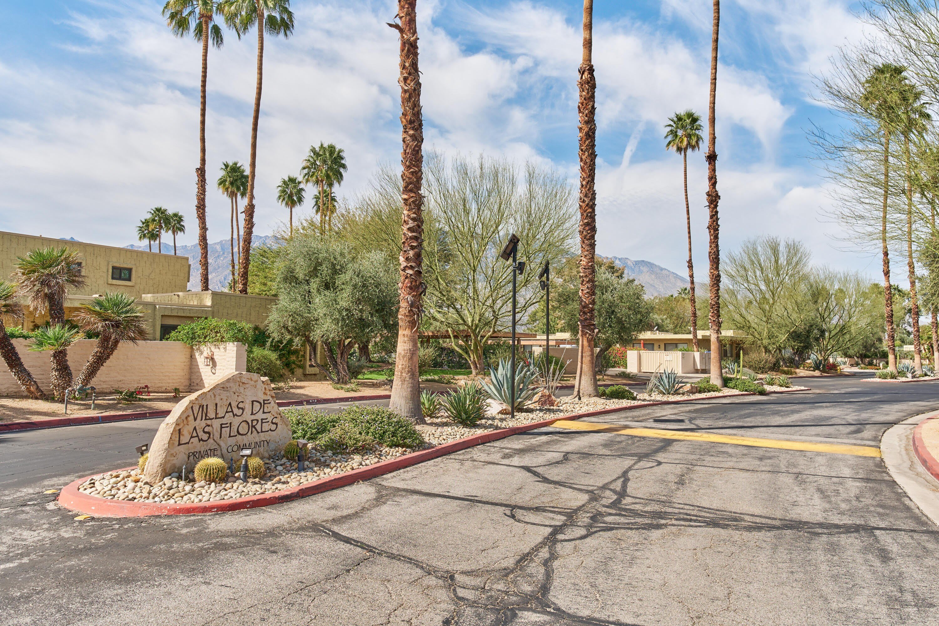 2420 Los Coyotes Drive – photo 2